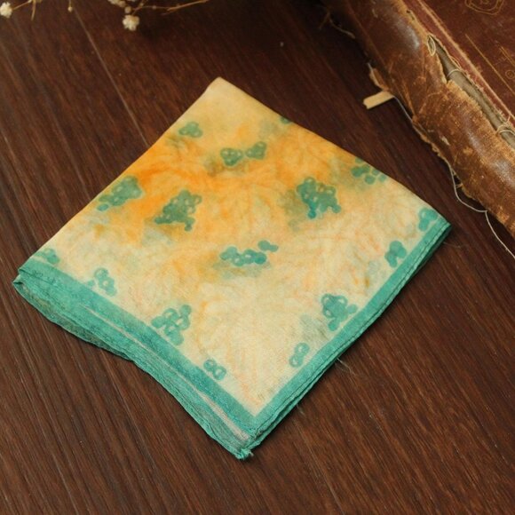 Vintage 1950s Handkerchief, Orange and Green Silk with a Leaf Pattern, Hankie - Picture 2 of 10